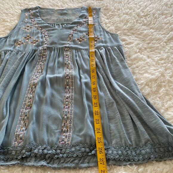 Amaryllis Blue Embroidered Sleeveless Baby Doll Tank Top Size Medium - Picture 6 of 7
